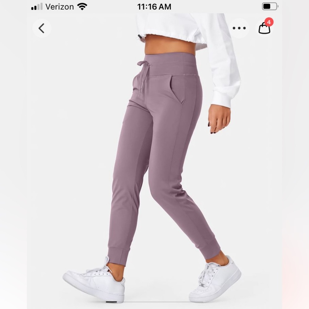 Halara joggers size medium petite